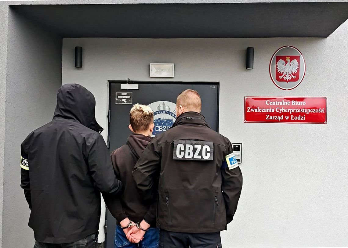 Podszywali się pod pracowników banku i okradali ludzi. Nalot cyberpolicji na fałszywe call center Podszywali się pod pracowników banku i okradali ludzi. Nalot cyberpolicji na fałszywe call center