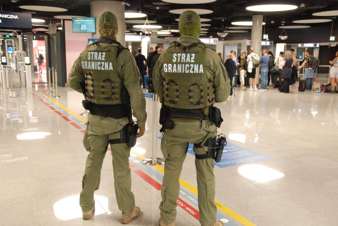 Polak miał 42 sprawy sądowe na Wyspach. Po deportacji do Polski ma czystą kartę Polak miał 42 sprawy sądowe na Wyspach. Po deportacji do Polski ma czystą kartę