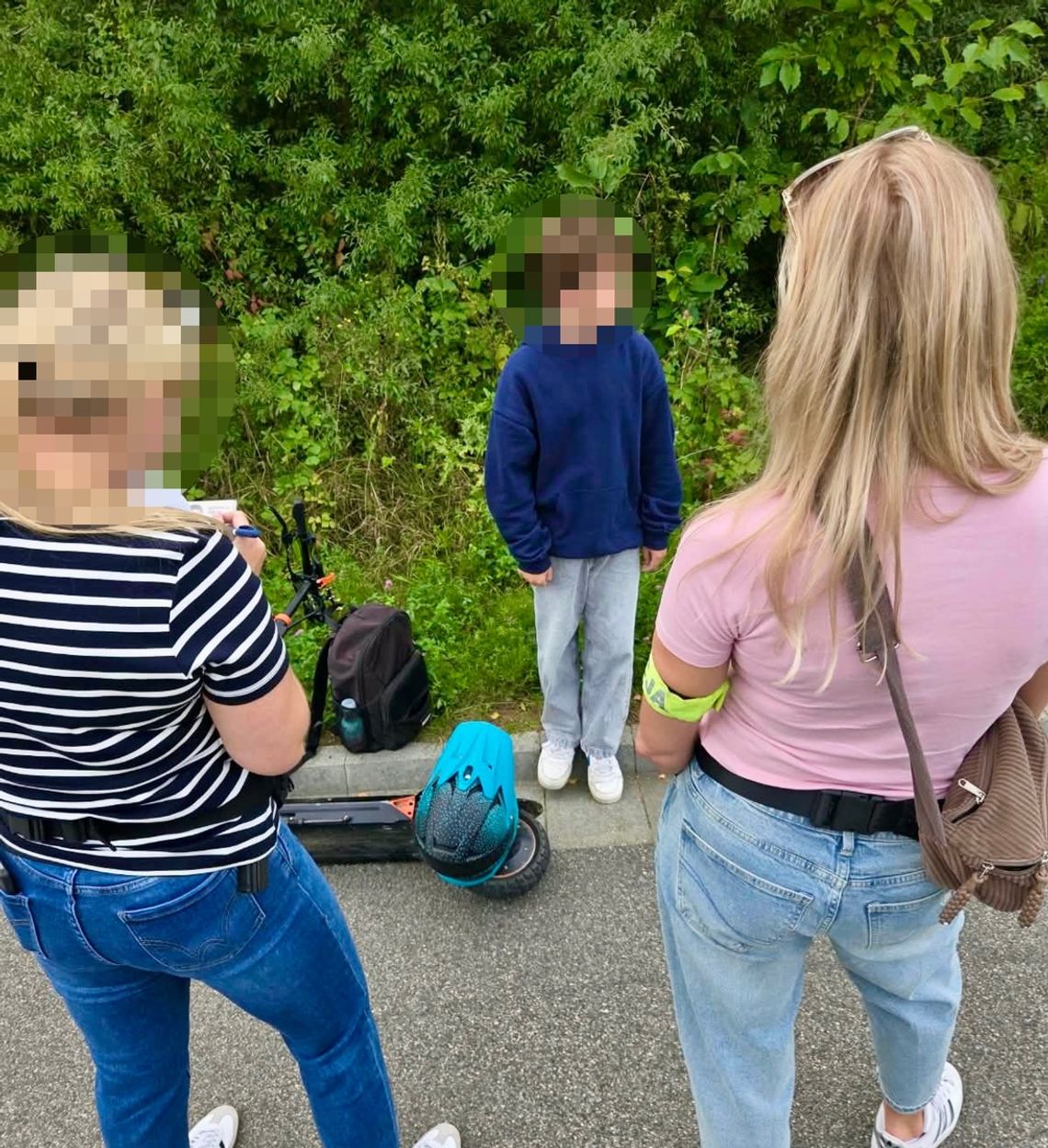 Policja kontroluje młodych użytkowników jednośladów. Konsekwencje mogą ponieść także rodzice Policja kontroluje młodych użytkowników jednośladów. Konsekwencje mogą ponieść także rodzice