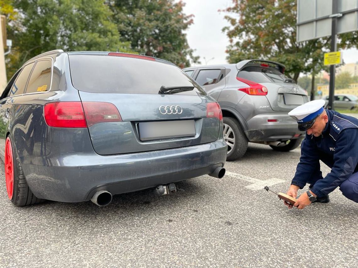 Policja zabrała mu dowód za tłumik, ziomeczek diagnosta tego samego dnia podbił przegląd. Został zatrzymany