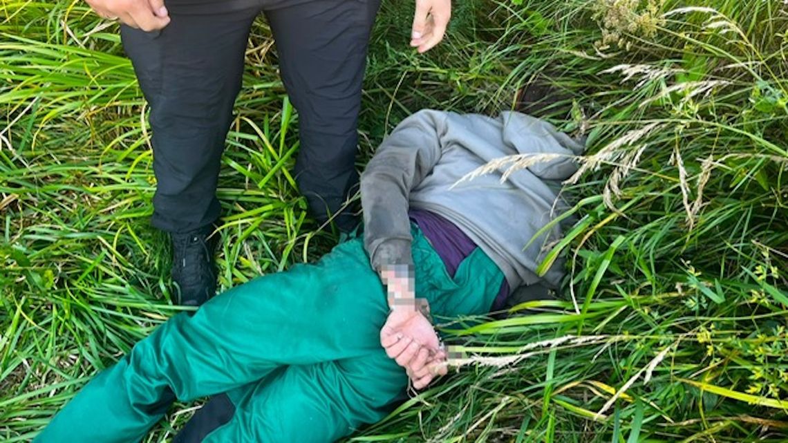 Policjanci czekali na nich przy leśnej plantacji. Dwaj 28-latkowie zatrzymani Policjanci czekali na nich przy leśnej plantacji. Dwaj 28-latkowie zatrzymani