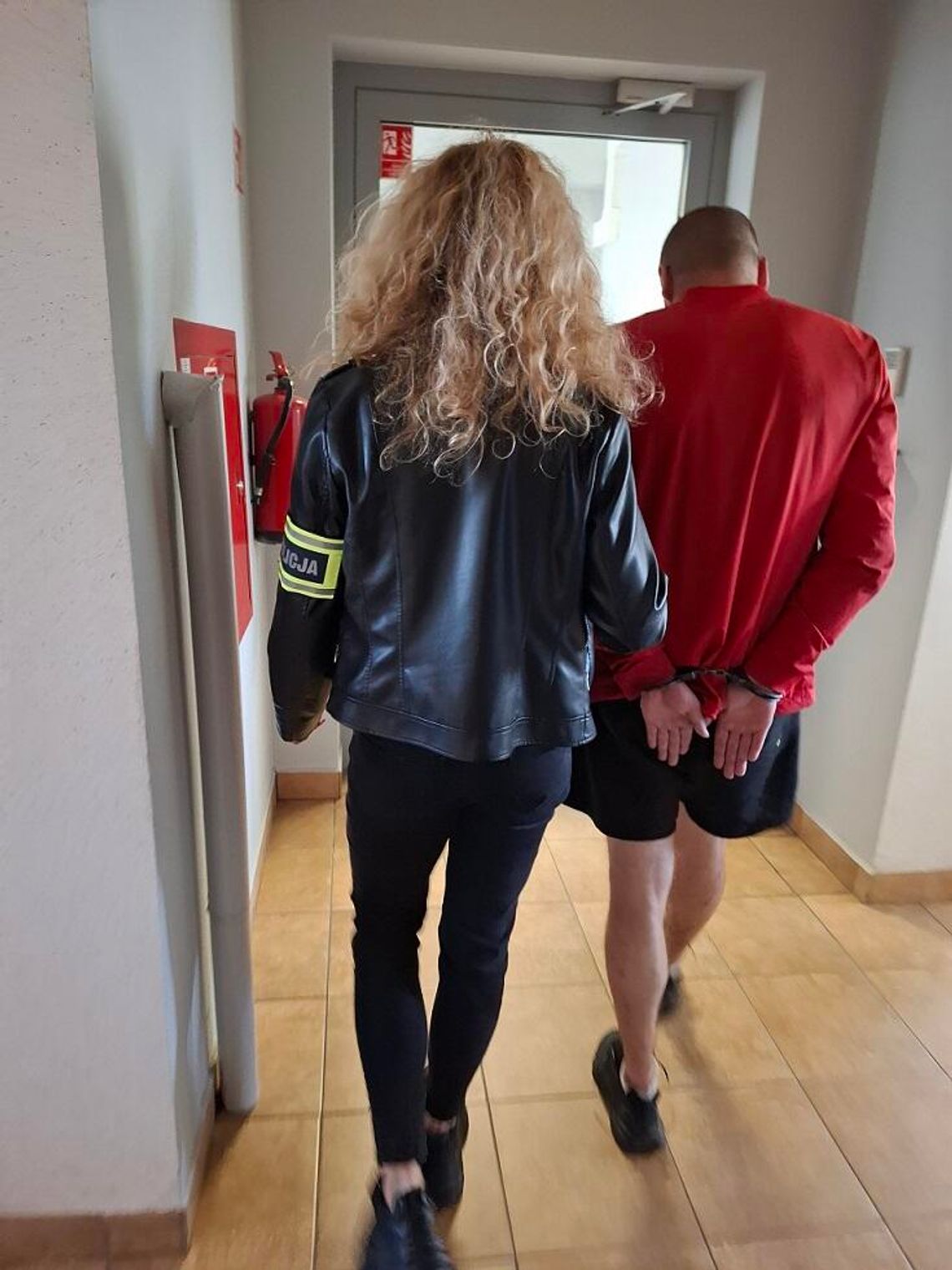 Policjanci dowiedzieli się, że może obracać narkotykami. Został zatrzymany, gdy wyjechał autem na miasto