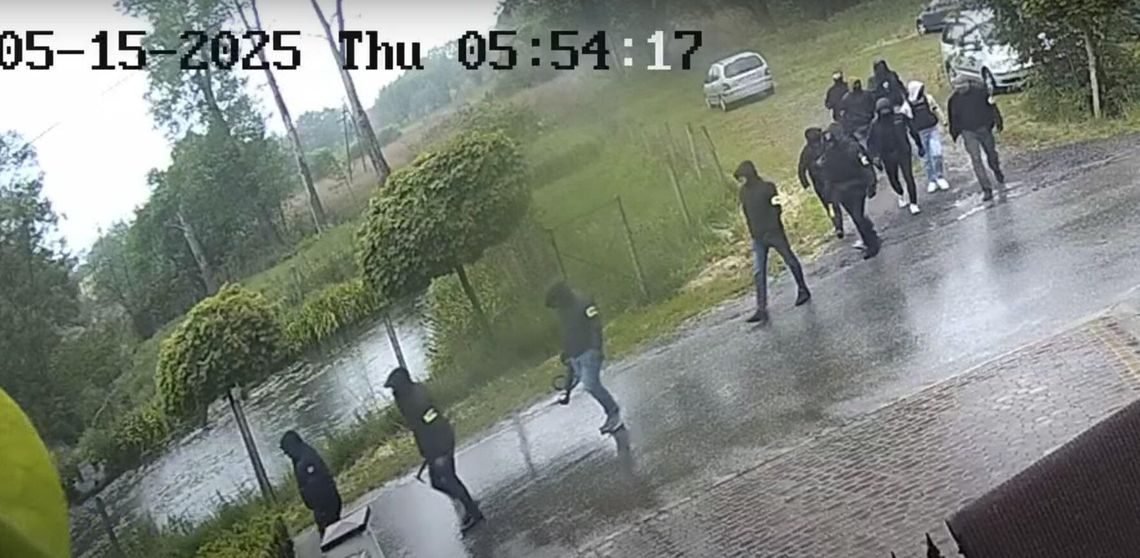 Policjanci poszli po włamywaczy. Zatrzymano dwóch mężczyzn, przejęto "sprzęt" i odzyskano część łupów