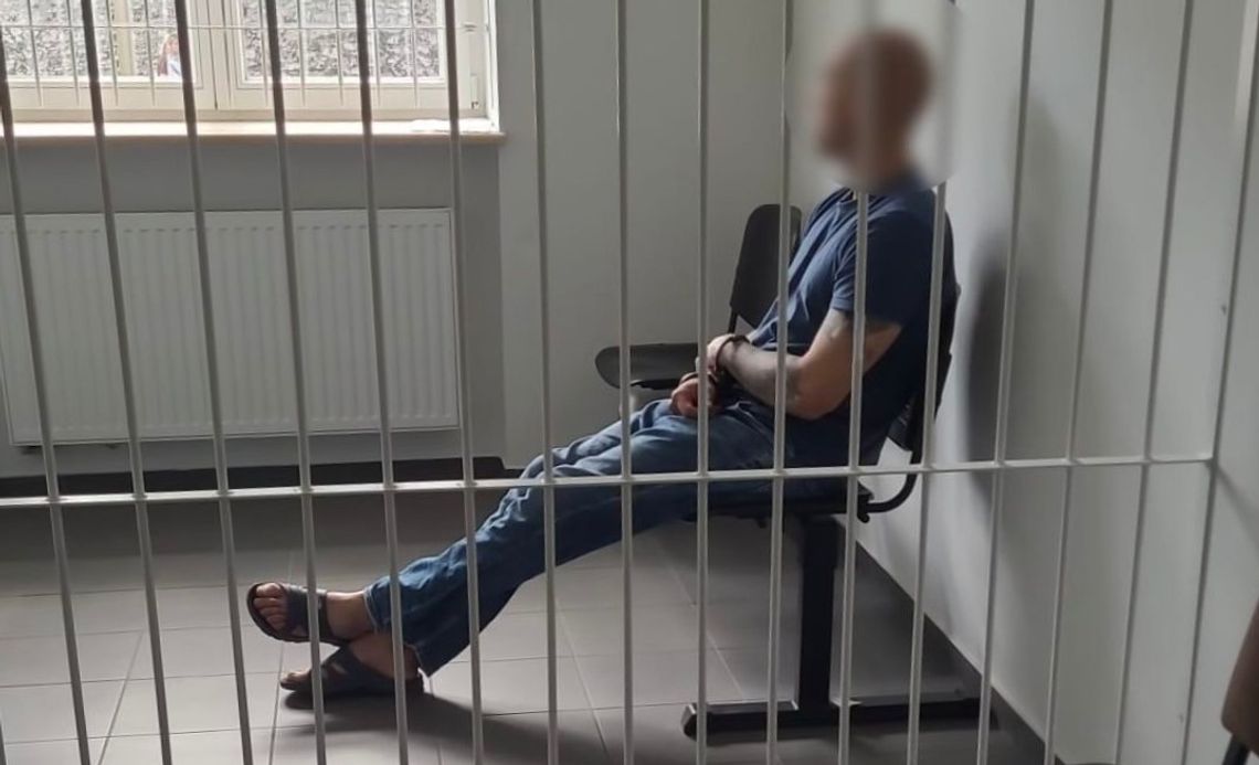 Policjanci przyjechali na awanturę domową. Na jaw wyszła poważniejsza sprawa