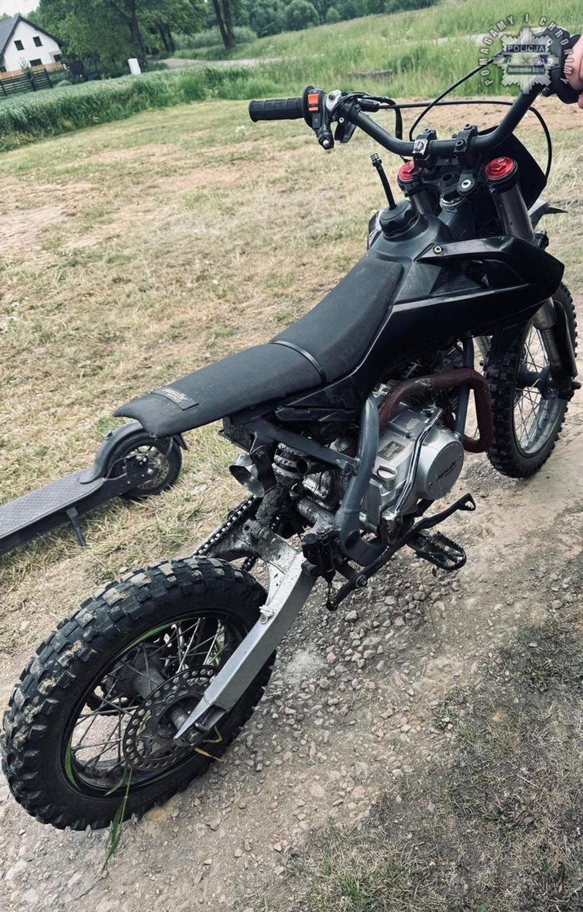 Policjanci ścigali kierowcę crossa. Po zatrzymaniu okazało się, że to 14-letni chłopiec