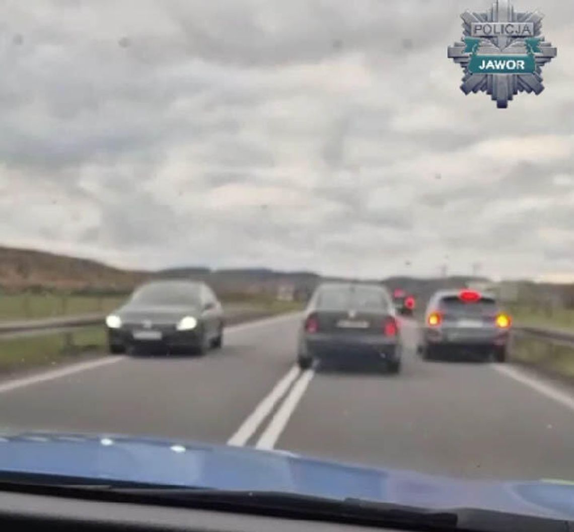 Policjanci ścigali kierowcę skody. Mężczyzna miał sporo na sumieniu