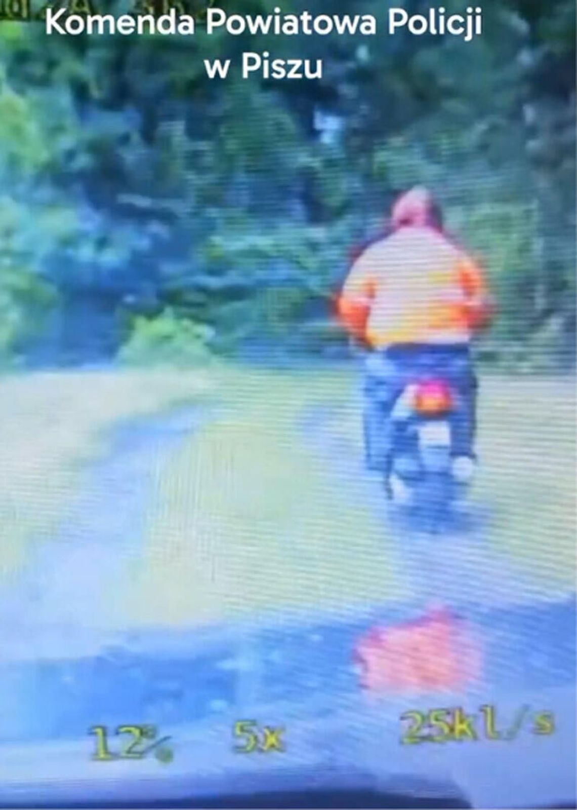 Policjanci ścigali motorowerzystę, który nie zatrzymał się do kontroli. W finale porzucił maszynę Policjanci ścigali motorowerzystę, który nie zatrzymał się do kontroli. W finale porzucił maszynę
