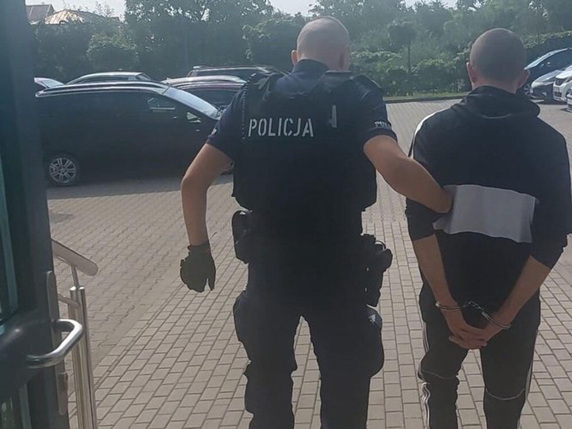 Policjanci szukali 15-latki, która uciekła z ośrodka. Znaleźli ją u 27-latka, którego zatrzymali za narkotyki