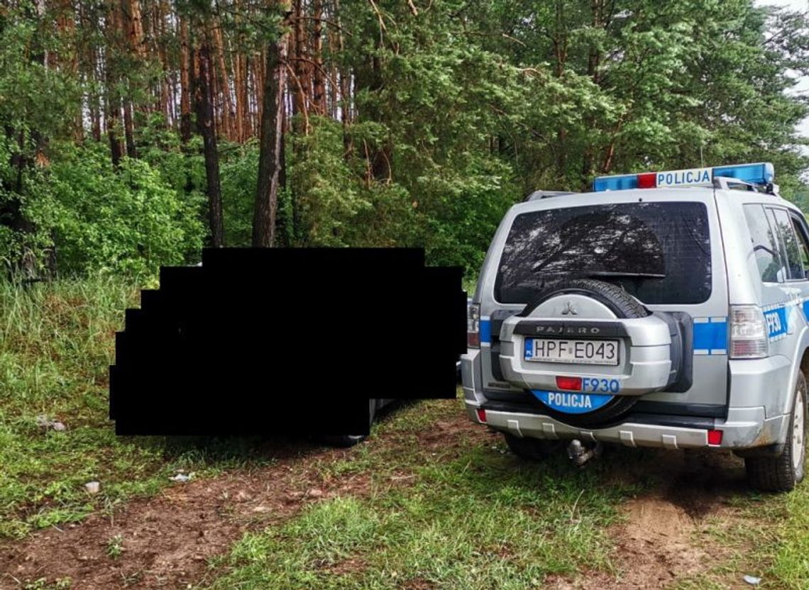 Policjanci w ostatniej chwili uratowali niedoszłego samobójcę. Chciał się zatruć spalinami