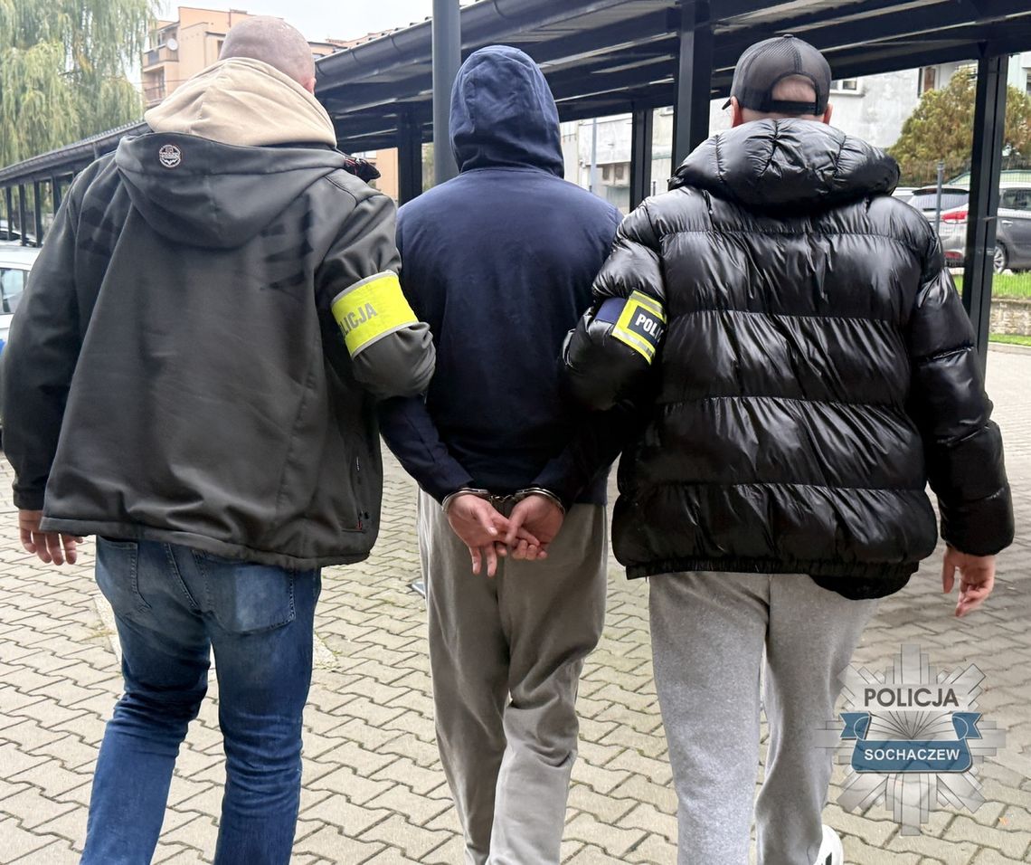 Policjanci wiedzieli, kogo zatrzymać. 23-latek miał w bagażniku torbę z 17 kilogramami marihuany Policjanci wiedzieli, kogo zatrzymać. 23-latek miał w bagażniku torbę z 17 kilogramami marihuany