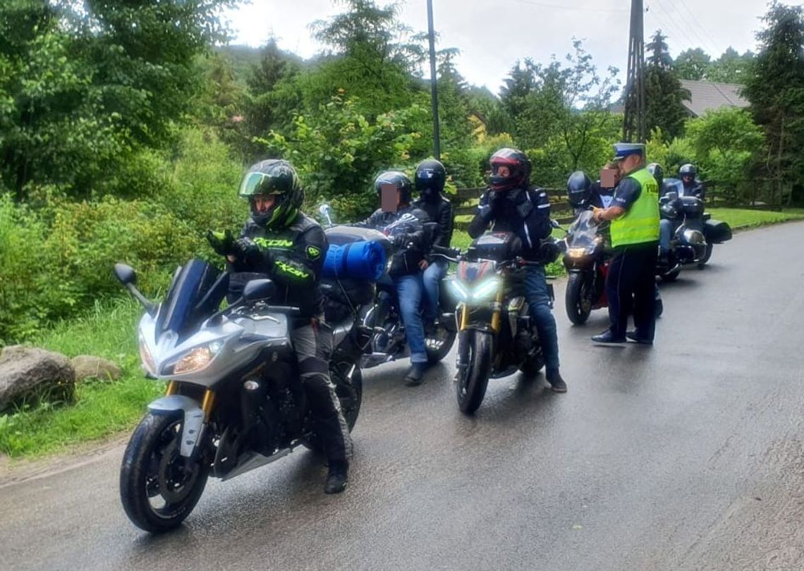 Policjanci wpadli na zlot motocyklistów: 8 było pijanych, 15 nie miało uprawnień