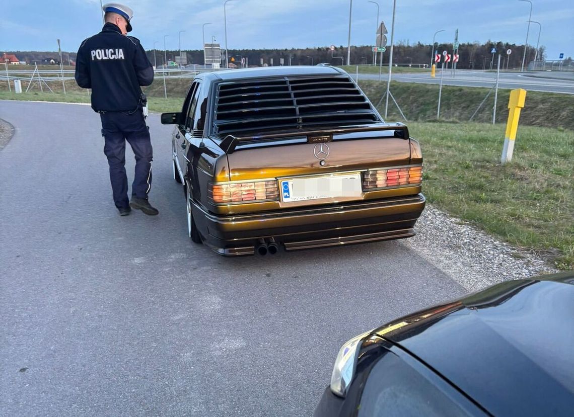 Policjanci wzięli na celownik zmodyfikowane auta. 180 wykroczeń w ciągu weekendu tylko w jednym polskim mieście Policjanci wzięli na celownik zmodyfikowane auta. 180 wykroczeń w ciągu weekendu tylko w jednym polskim mieście
