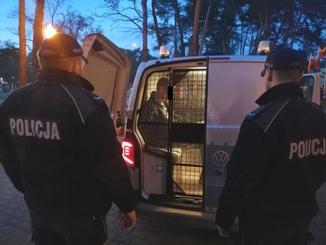 Policjant na wolnym zatrzymał zbiegłego więźnia. Pijany chwalił się koledze ucieczką