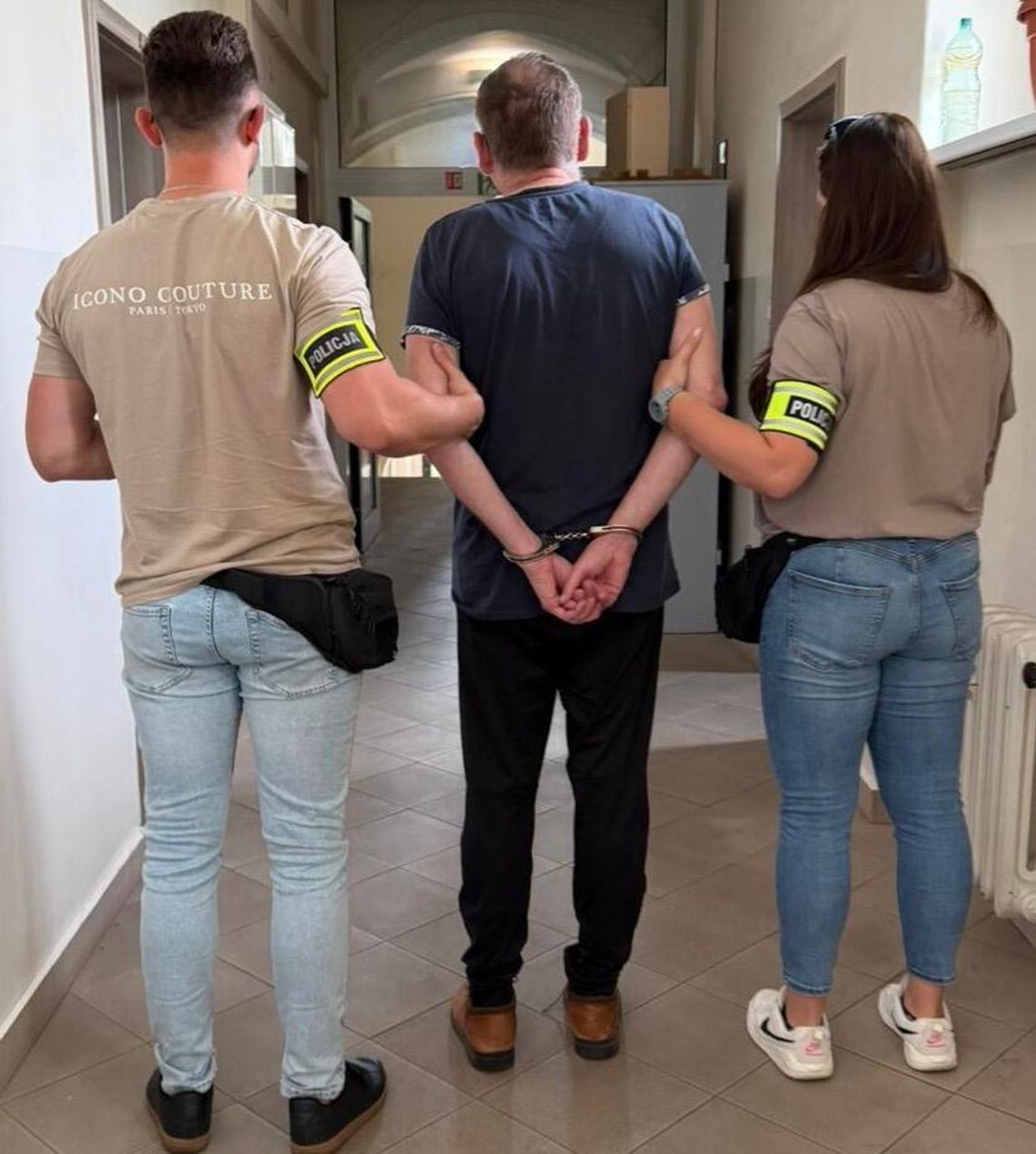 Policjant po służbie obserwował pijanego mężczyznę w sklepie. Kupił alko i odjechał autem Policjant po służbie obserwował pijanego mężczyznę w sklepie. Kupił alko i odjechał autem