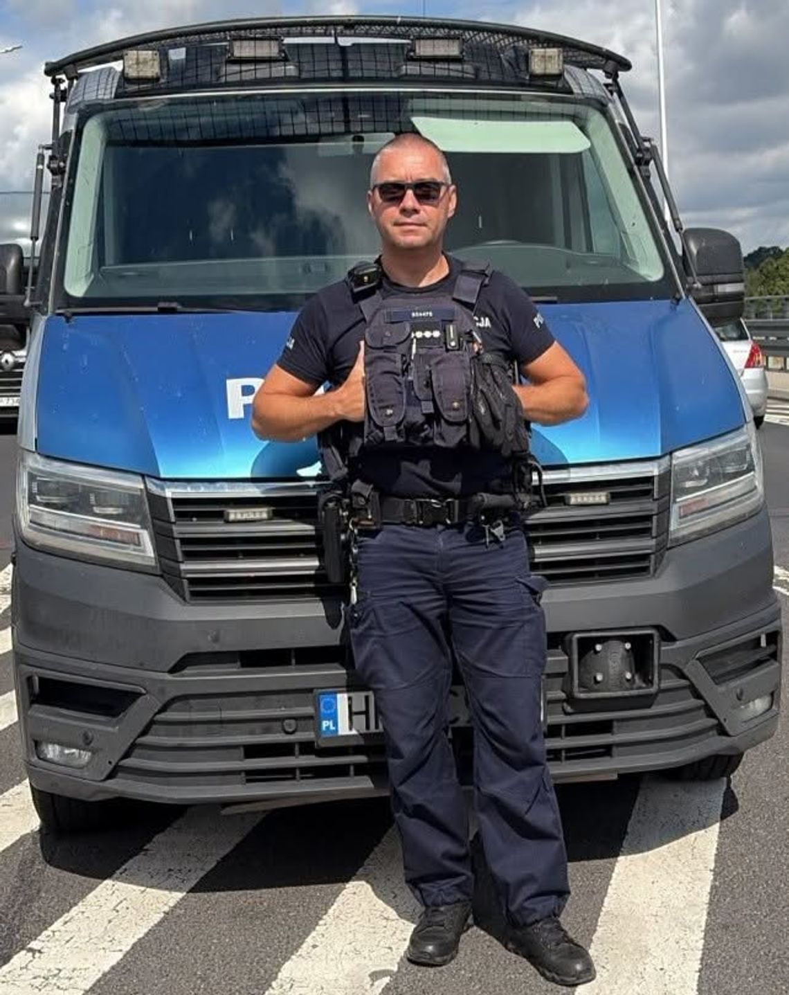 Policjant przed służbą zauważył busa jadącego wężykiem i ruszył za nim. Kierowca miał ponad 3 promile