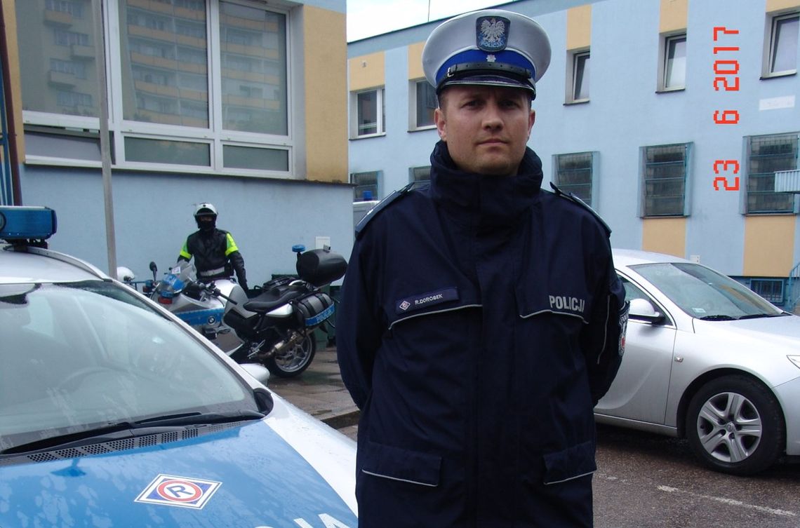 Policjant uratował 9-miesięczne niemowlę. "To najpiękniejszy dzień w moim życiu"