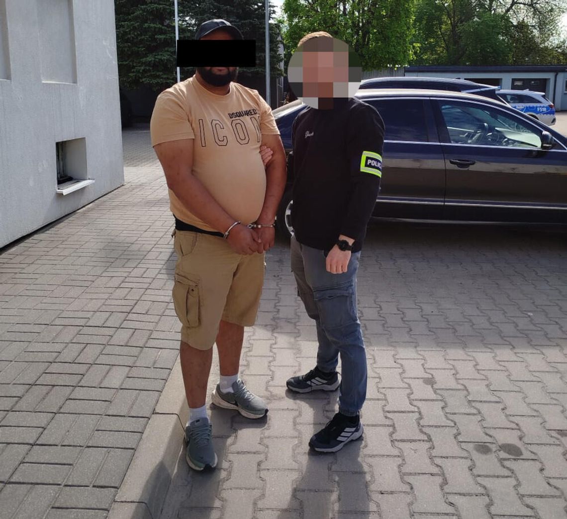 Policyjna zasadzka na 34-letniego Rumuna. Ścigany złodziej prosto z auta trafił za kraty