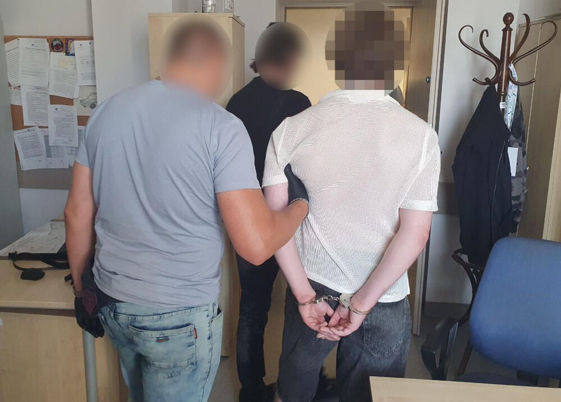 Policyjna zasadzka przy paczkomacie. Młody Białorusin nadawał duże ilości narkotyków