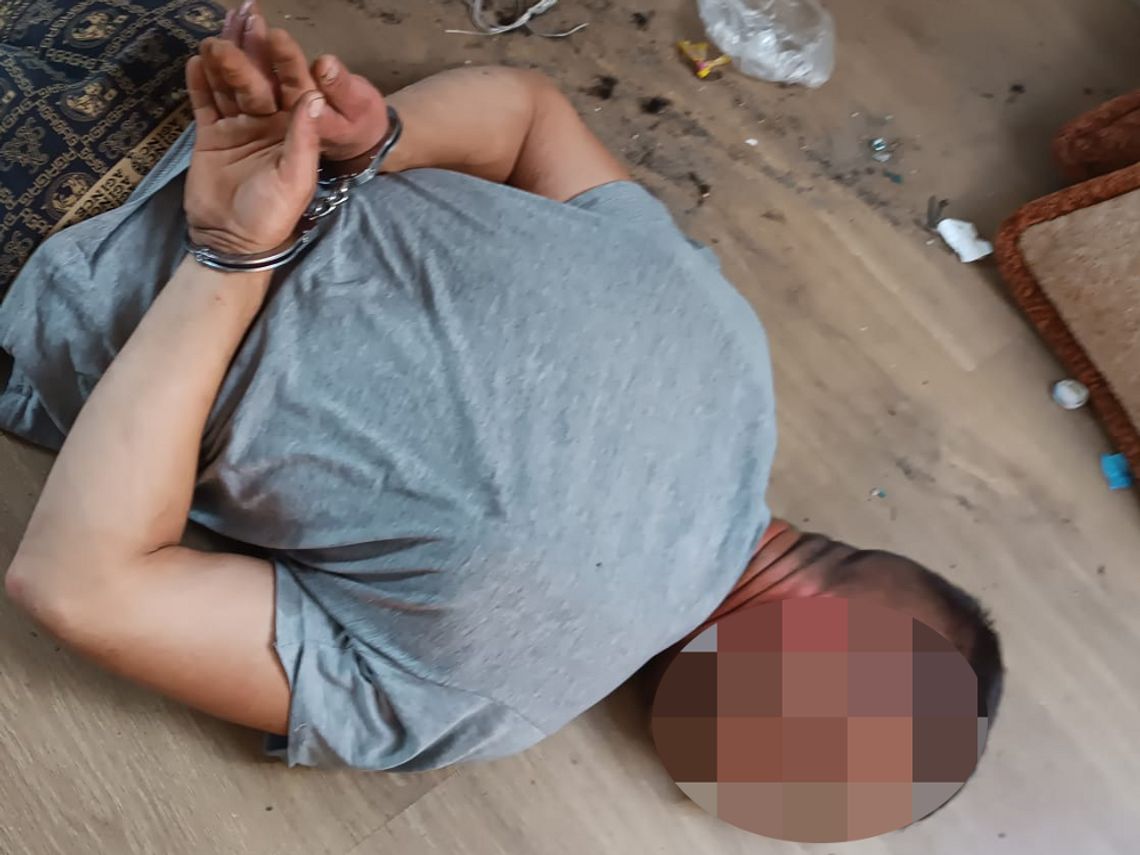 Policyjny nalot na dziuplę samochodową. Paser wpadł, gdy rozkręcał na części kradzionego lexusa