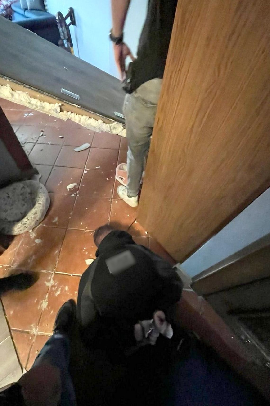 Policyjny nalot na mieszkania dwóch 28-latków. Jeden z nich został aresztowany