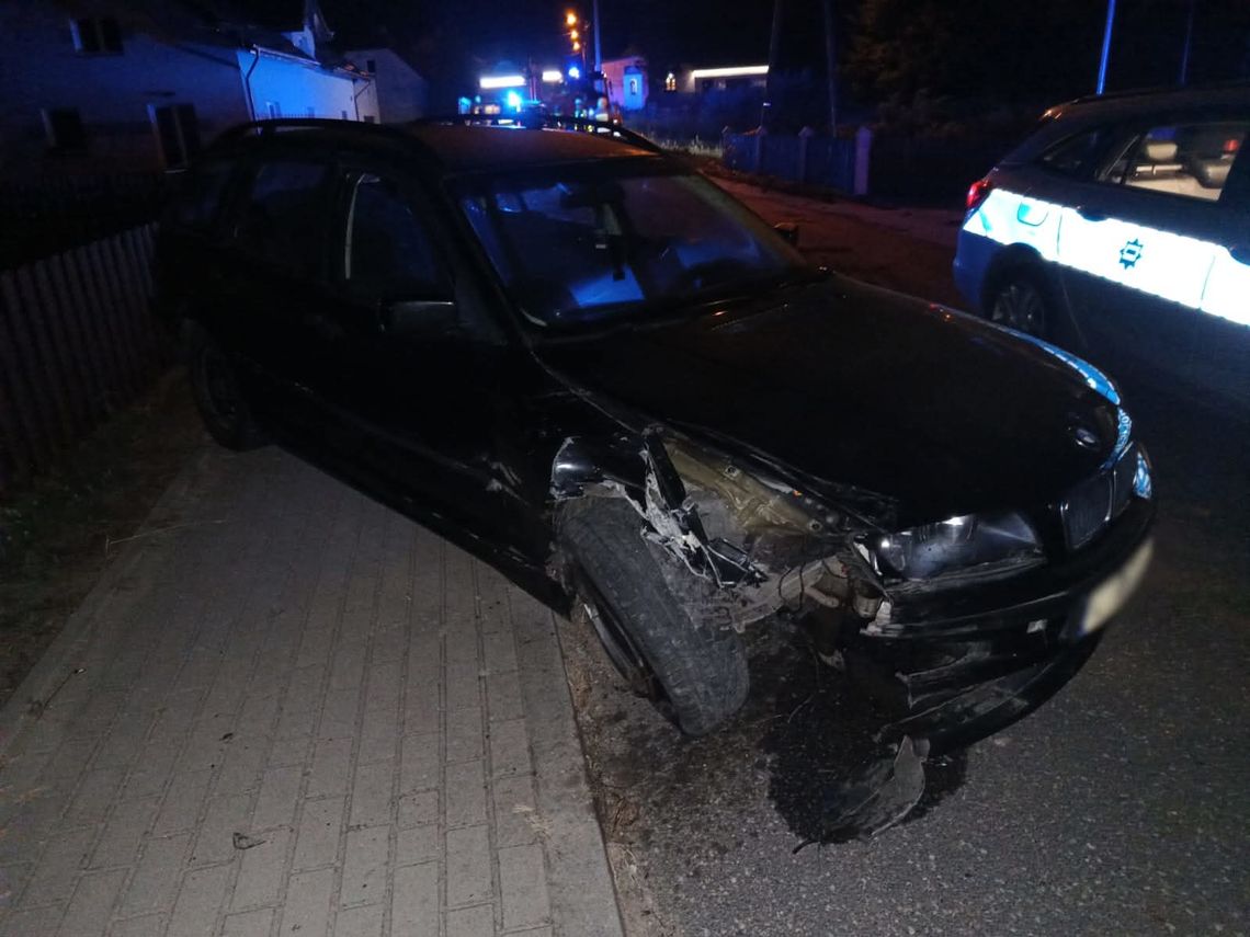 Policyjny pościg za bmw. Funkcjonariusze użyli radiowozu, żeby zatrzymać ścigany pojazd