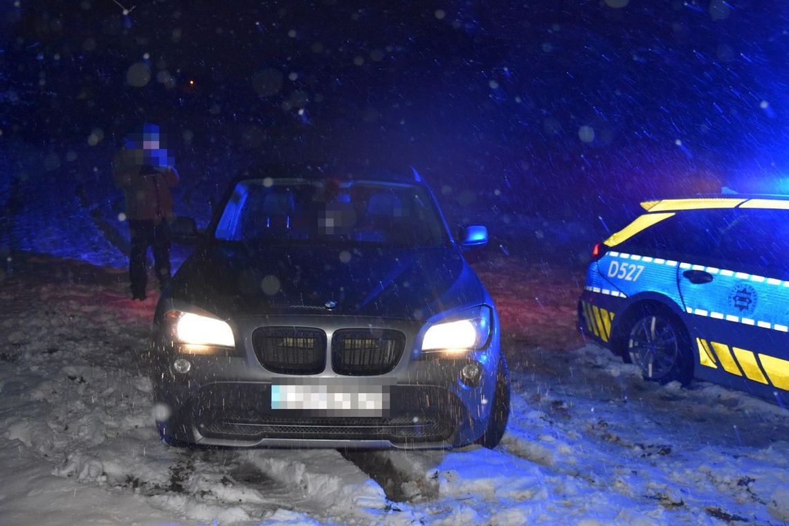 Policyjny pościg za BMW. Kierowca miał blisko dwa promile i przewoził autem małe dzieci Policyjny pościg za BMW. Kierowca miał blisko dwa promile i przewoził autem małe dzieci
