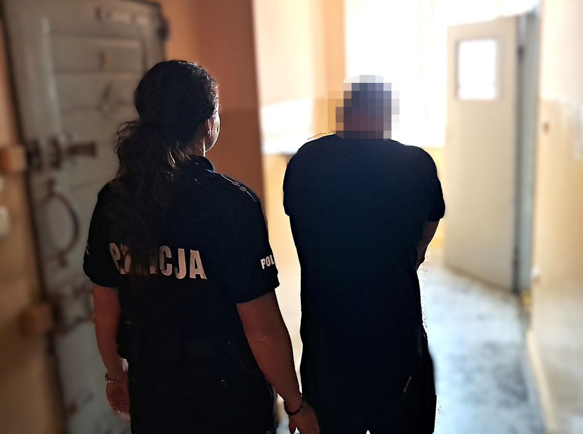 Policyjny pościg za mazdą. Kierowca uciekał, bo nie miał prawka i był pod wpływem amfetaminy