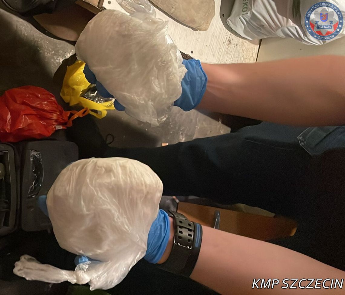 Ponad 3 kilogramy narkotyków w mieszkaniu i piwnicy. 46-latek trafił do aresztu