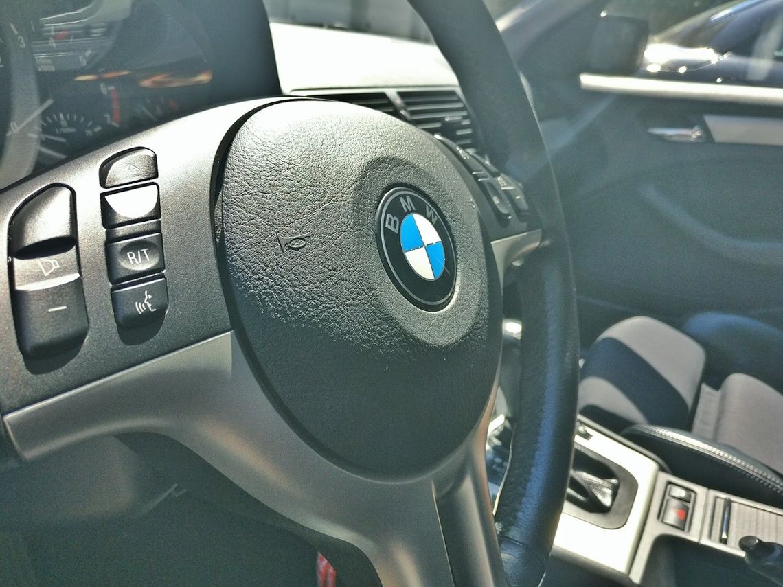 Ponad 4 promile za kierownicą BMW. Pijana para podróżowała autem Ponad 4 promile za kierownicą BMW. Pijana para podróżowała autem