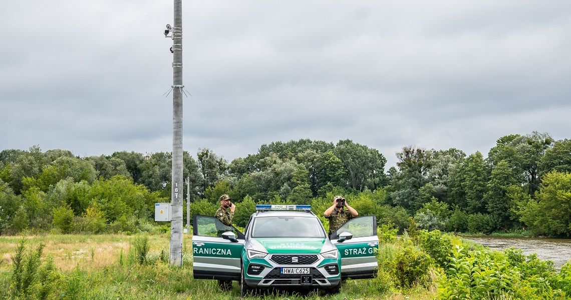 Pontonem z Białorusi do Polski. Straż Graniczna zatrzymała dziewięciu imigrantów z Afganistanu