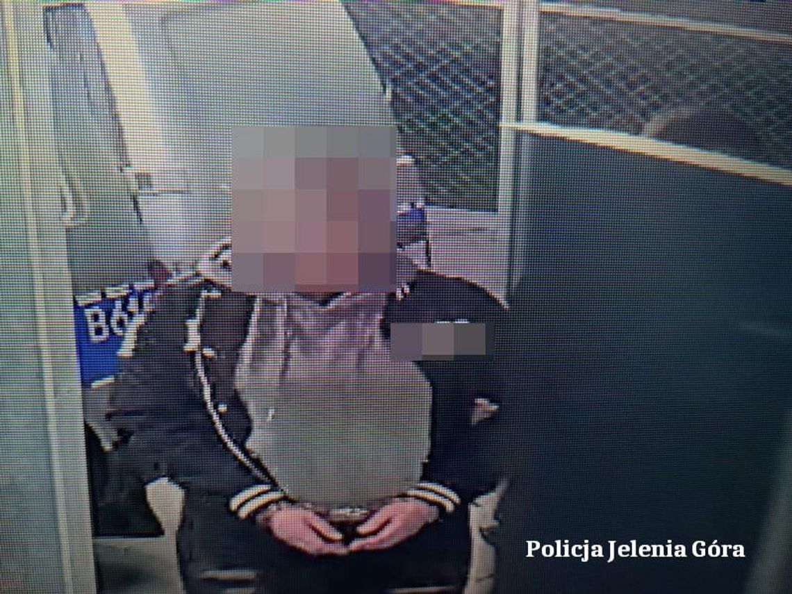 Poprosiła poszukiwaną koleżankę, żeby przywiozła jej rzeczy na dołek. Teraz obie trafią do więzienia