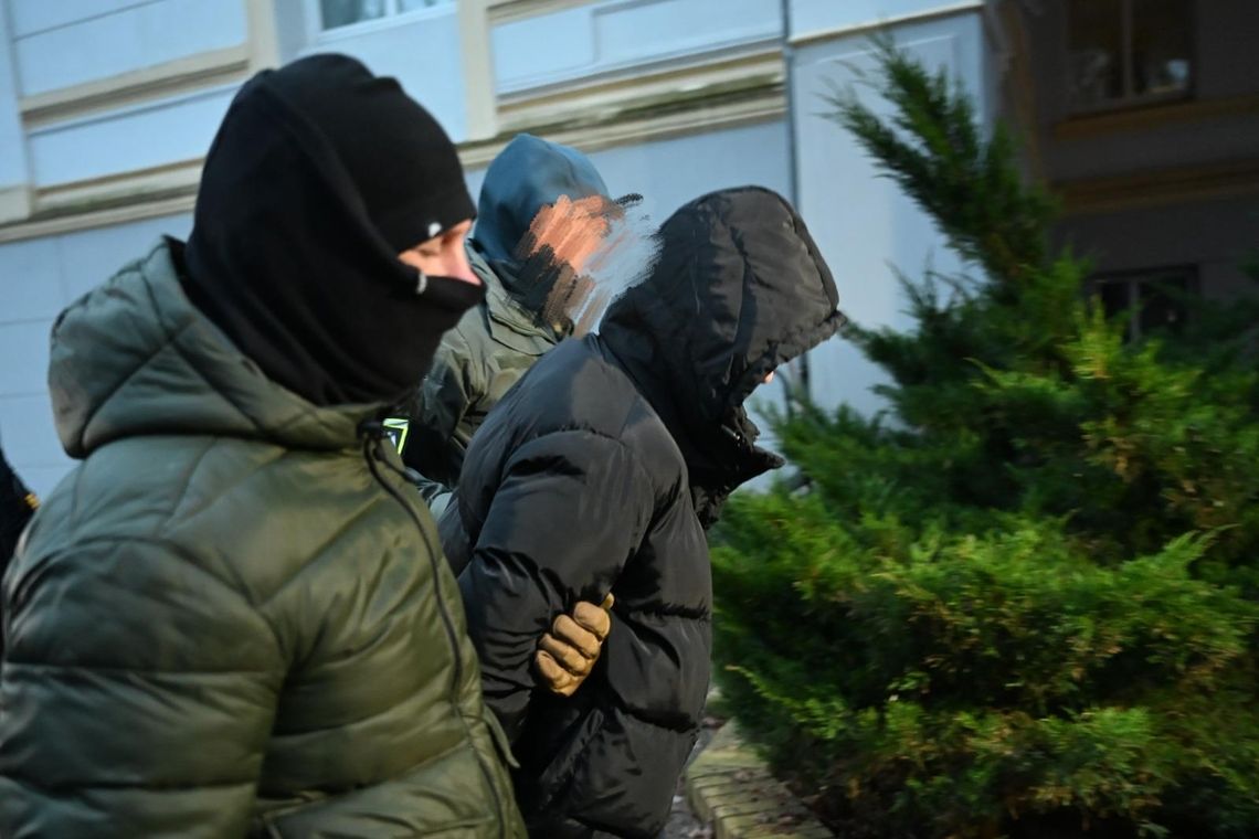 Porwał 10-miesięczne dziecko, a wcześniej groził jego matce. Czarne bmw sprawcy zatrzymane na drodze ekspresowej Porwał 10-miesięczne dziecko, a wcześniej groził jego matce. Czarne bmw sprawcy zatrzymane na drodze ekspresowej