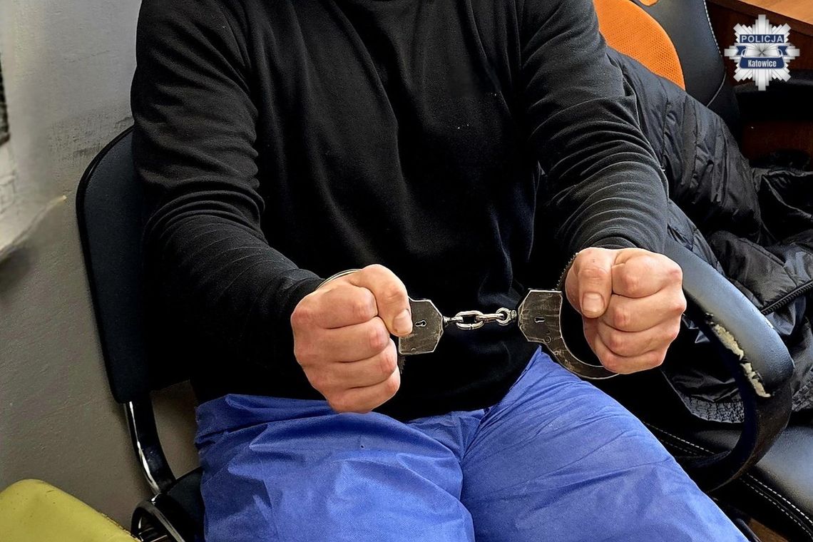 Porzucił BMW i wskoczył do śmietnika. Uciekał przed policją, bo miał kilogram twardych narkotyków