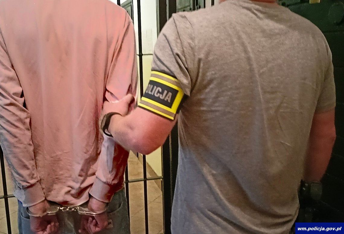 Poszarpał się z ochroniarzem, żeby uciec z piwem i batonikiem. Za kradzież rozbójniczą 23-latek może iść siedzieć Poszarpał się z ochroniarzem, żeby uciec z piwem i batonikiem. Za kradzież rozbójniczą 23-latek może iść siedzieć