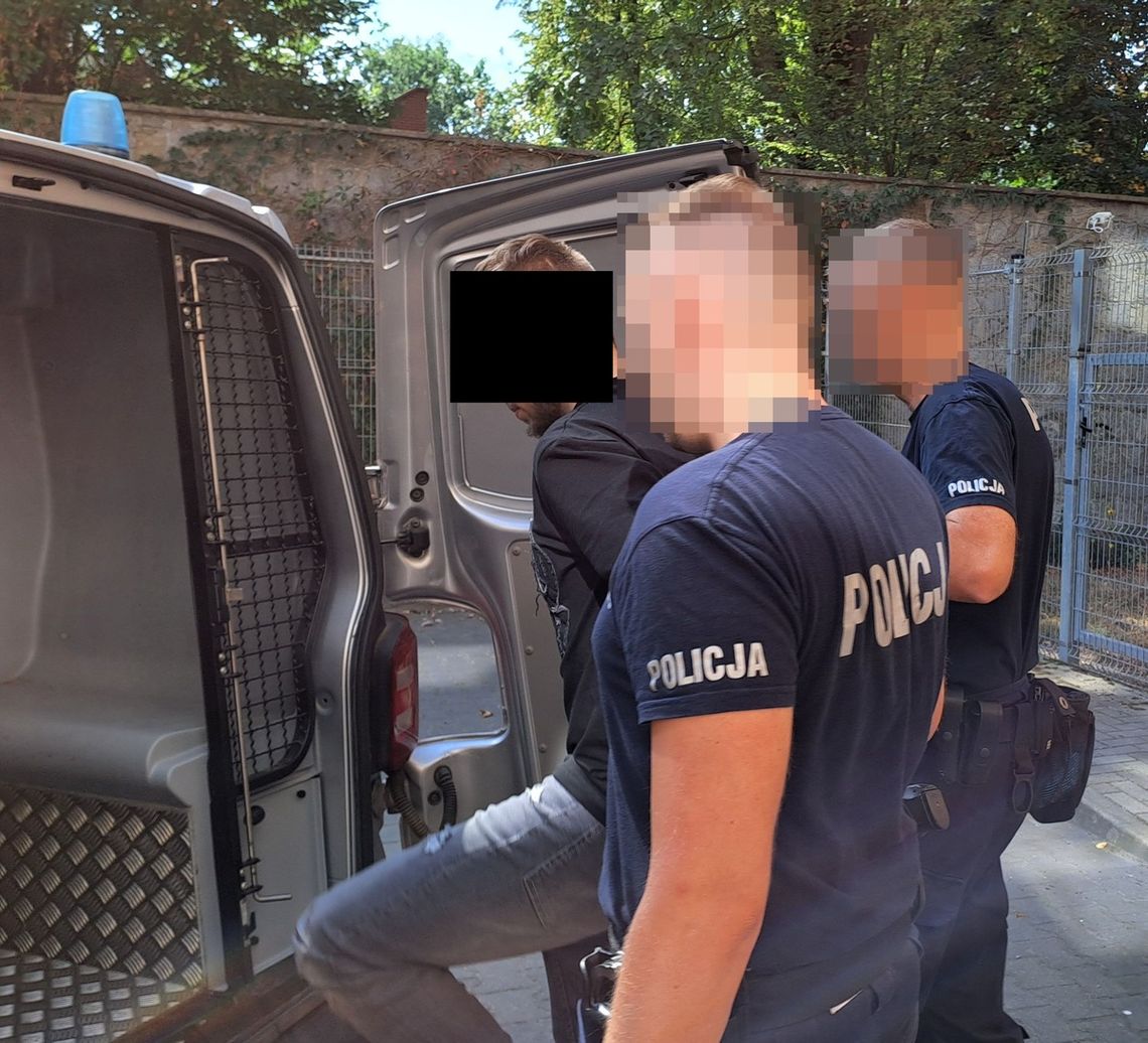 Poszukiwany 21-latek wrócił z Holandii, by "pozałatwiać sprawy". Policjanci tylko na to czekali
