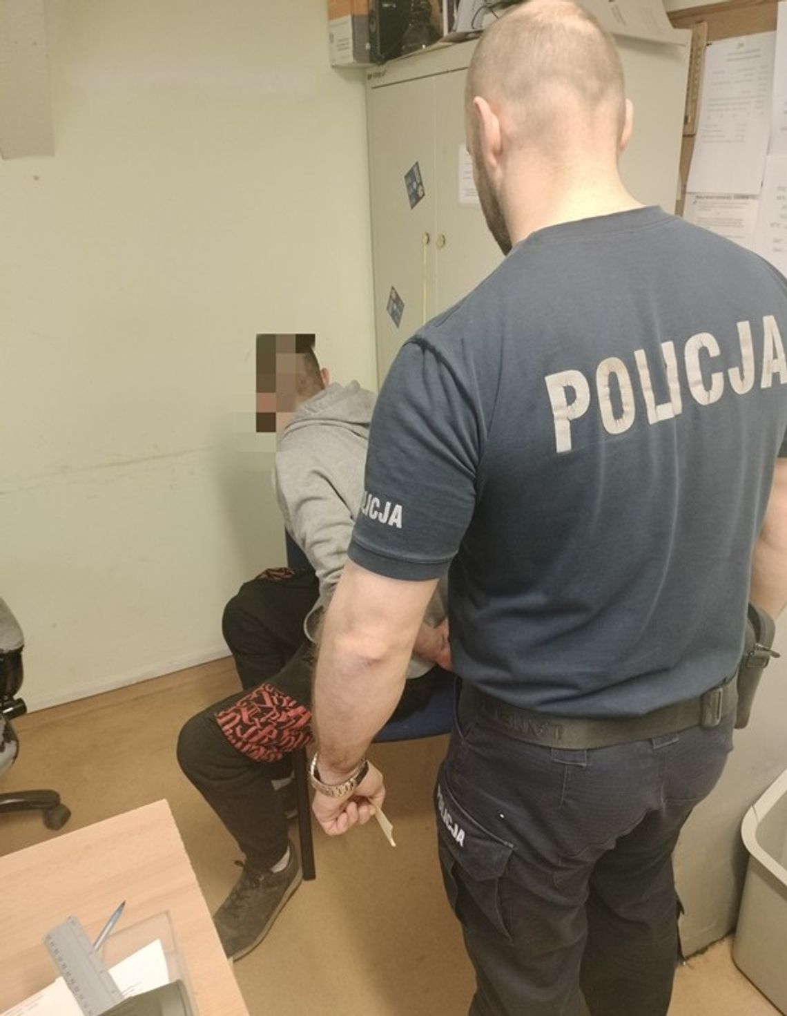 Poszukiwany próbował uciec przed policją. Wjechał autem do rowu - był naćpany i miał amfetaminę