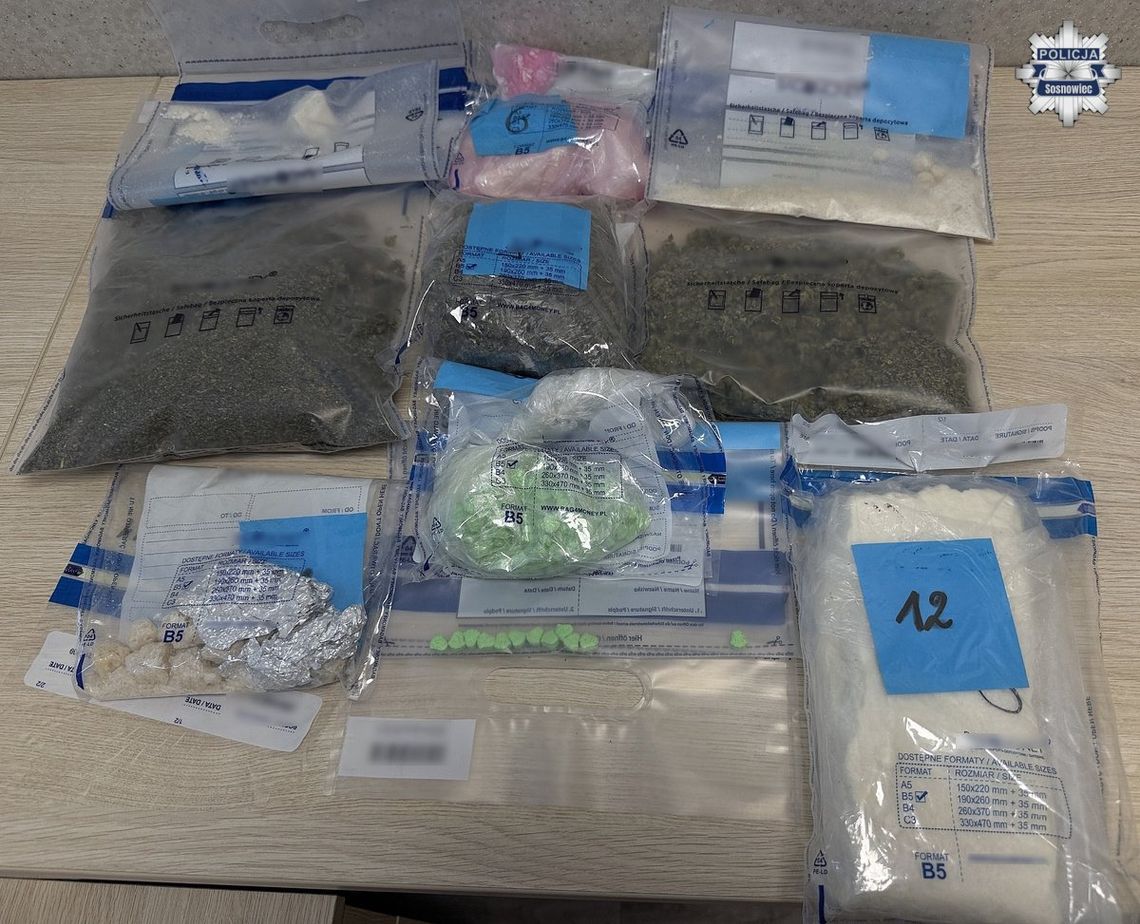 Poszukiwany za narkotyki wpadł z kolejnym „towarem”. Policjanci znaleźli prawie 2,5 kg substancji Poszukiwany za narkotyki wpadł z kolejnym „towarem”. Policjanci znaleźli prawie 2,5 kg substancji