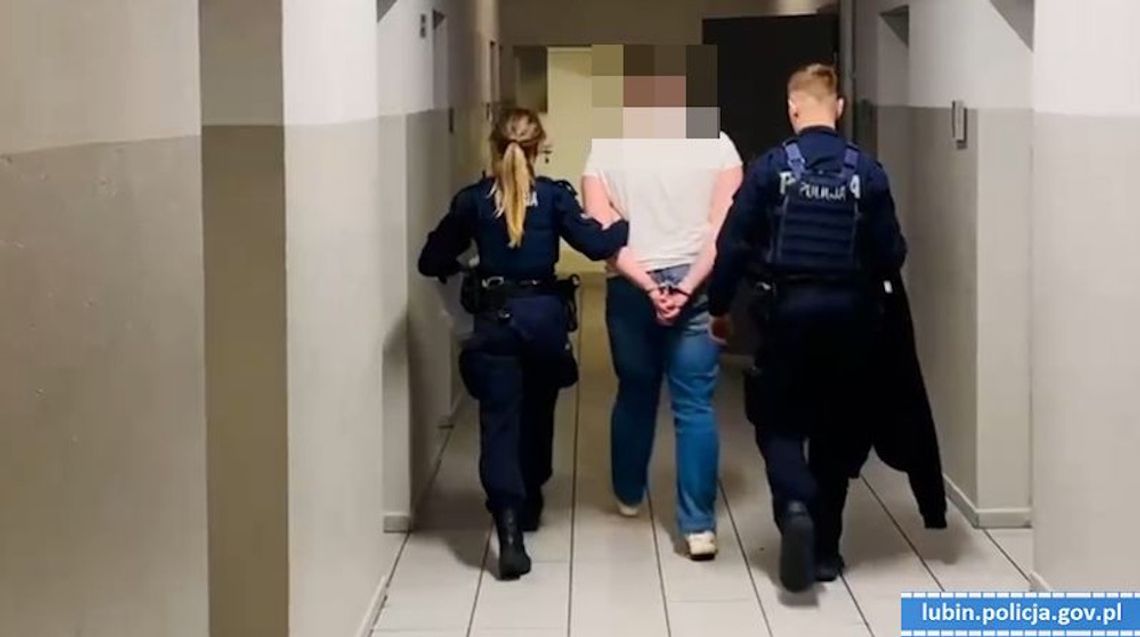 Potrącił dwie kobiety i uciekł, zostawiając ranne na drodze. 21-latek zatrzymany przez policję