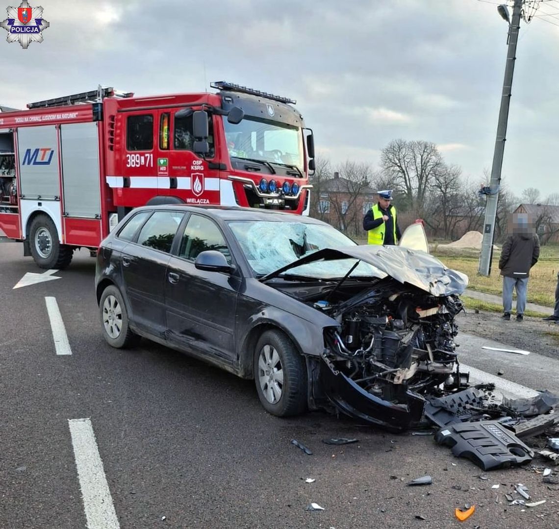 Potrąciła pieszego, a potem zjechała na czołówkę z innym autem. Poszkodowany zginął na miejscu