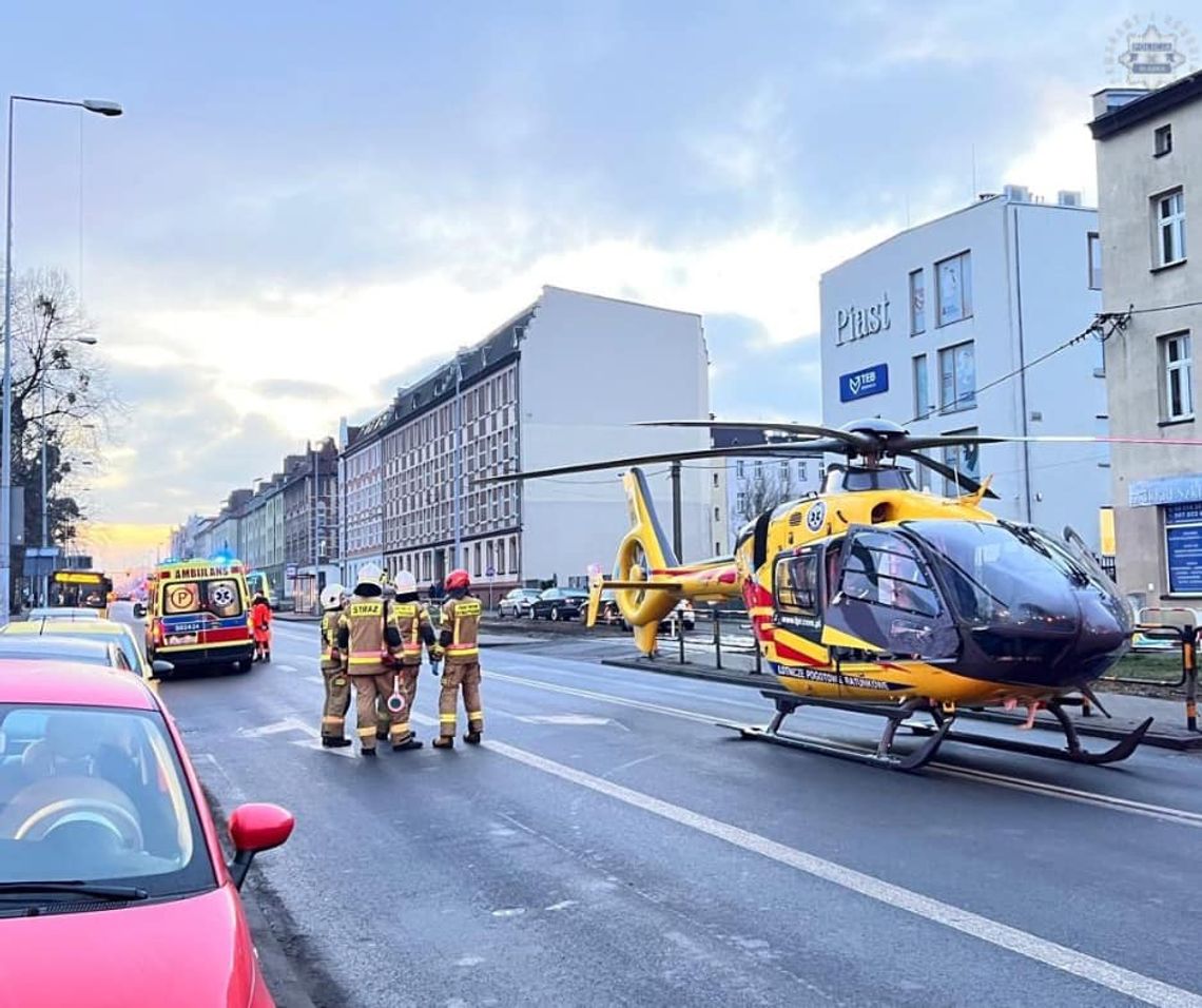 Poważny wypadek w Gliwicach. Autobus z 30 pasażerami wjechał w tył ciągnika z przyczepą