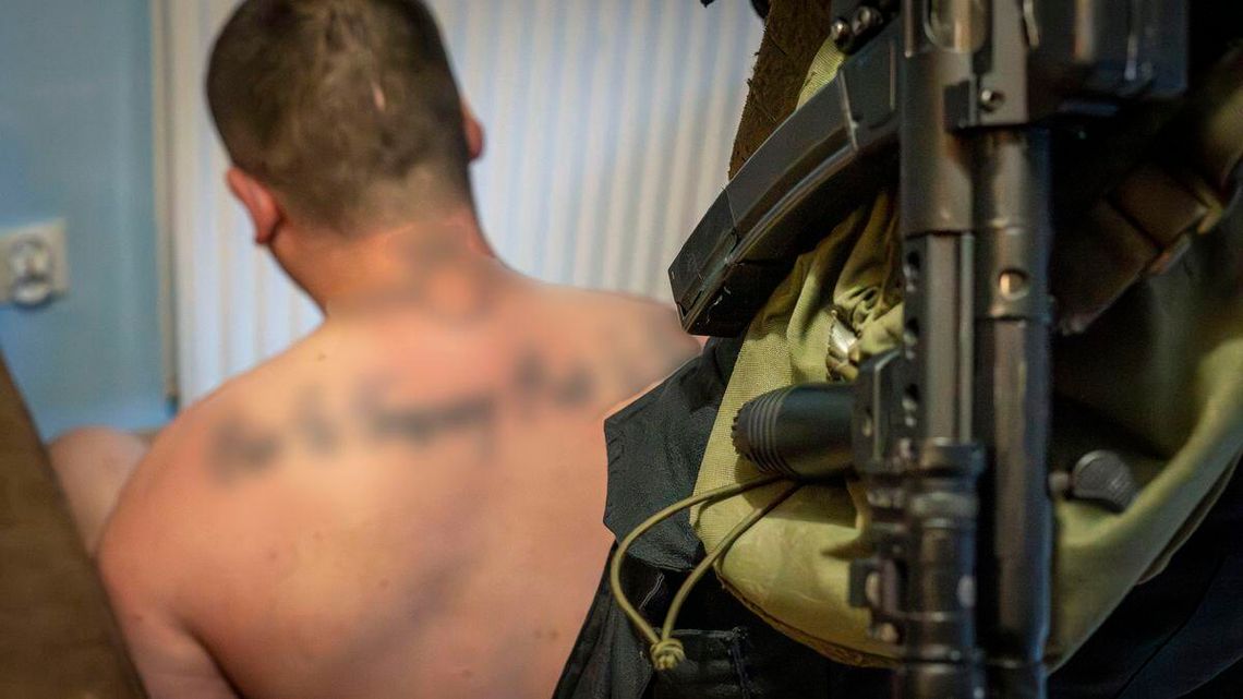 Pożar i wybuch w laboratorium narkotykowym. Zatrzymania z udziałem kontrterrorystów. WIDEO