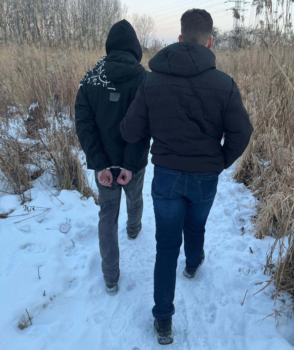 Poznała go w sieci, okazał się bezdomnym złodziejem. Policjanci zatrzymali zuchwałego 23-latka