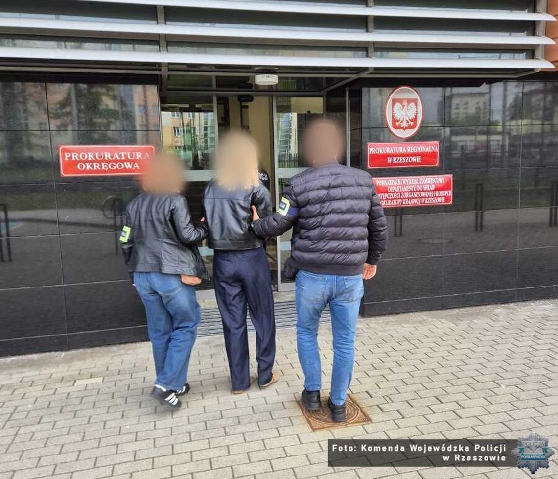 Pracownica banku podbierała pieniądze z kont klientów. Wyprowadziła tak ponad milion złotych