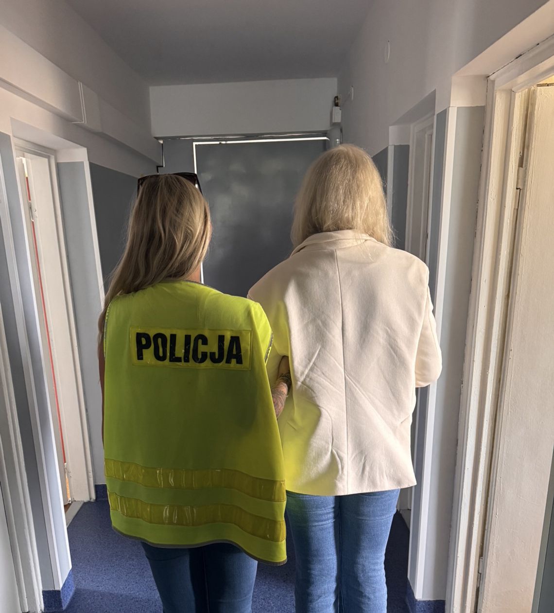 Pracownica poczty okradła klienta. Nie wydała mu tysiąca złotych reszty i zatrzymała kasę dla siebie