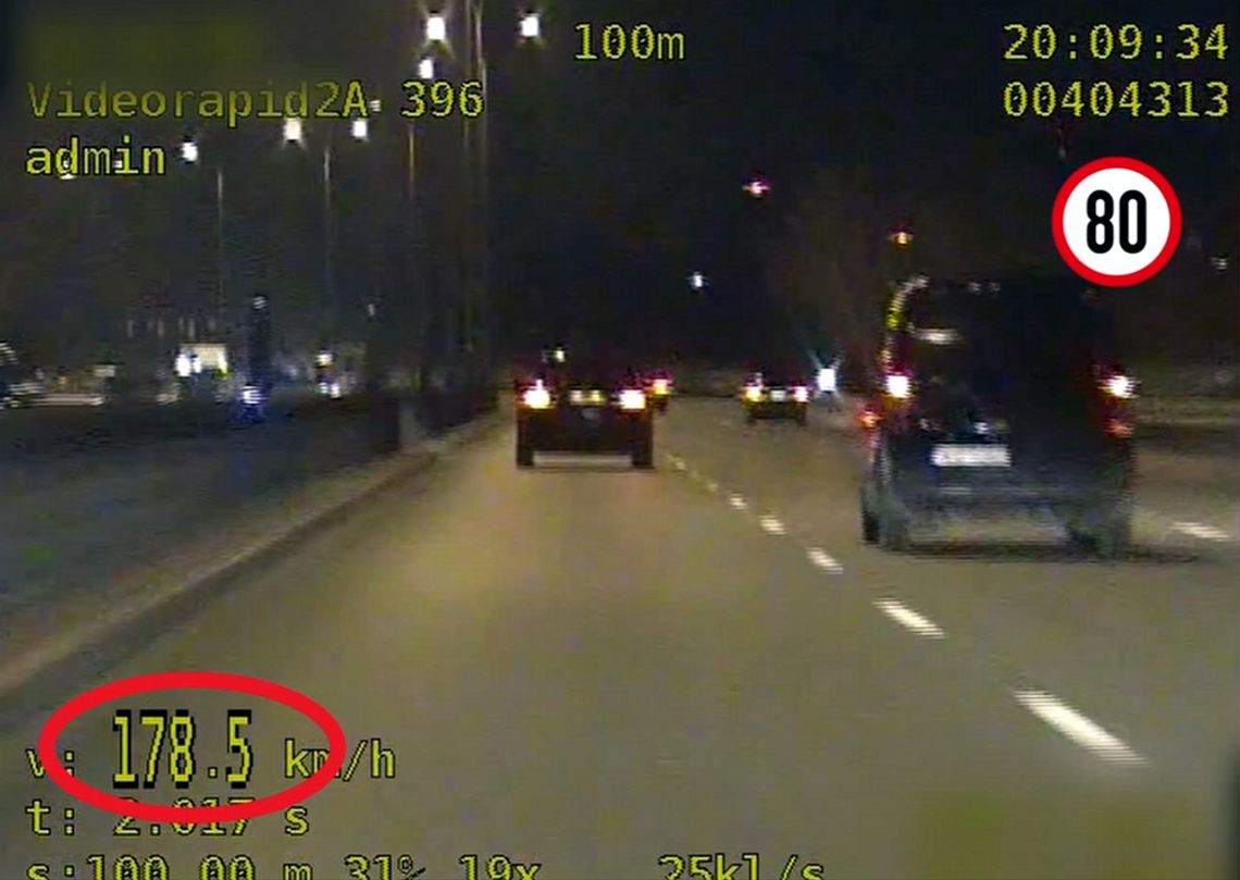 Prawie 180 na liczniku, ponad promil w organizmie i brak prawa jazdy. Mężczyzna trafił do aresztu Prawie 180 na liczniku, ponad promil w organizmie i brak prawa jazdy. Mężczyzna trafił do aresztu