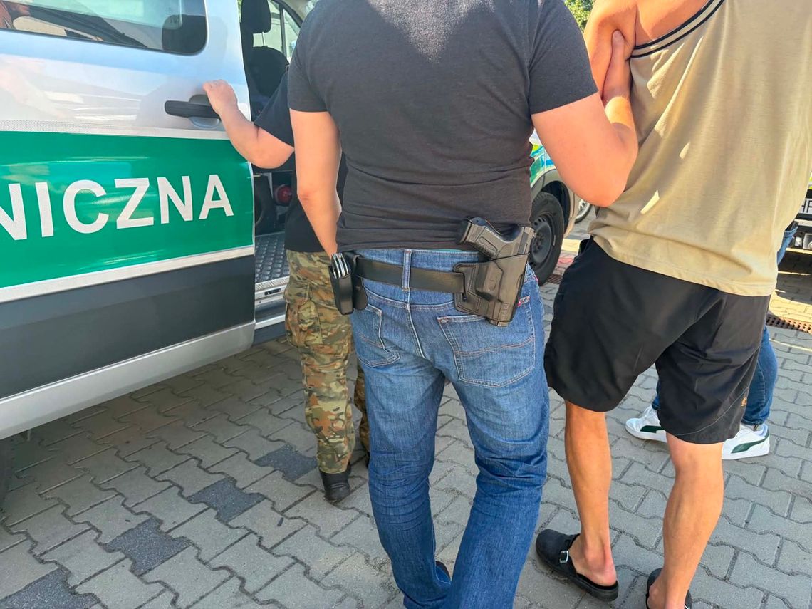 Prawie dwa promile za kierownicą ciężarówki. Zawodowy kierowca zderzył się z wozem strażackim Prawie dwa promile za kierownicą ciężarówki. Zawodowy kierowca zderzył się z wozem strażackim