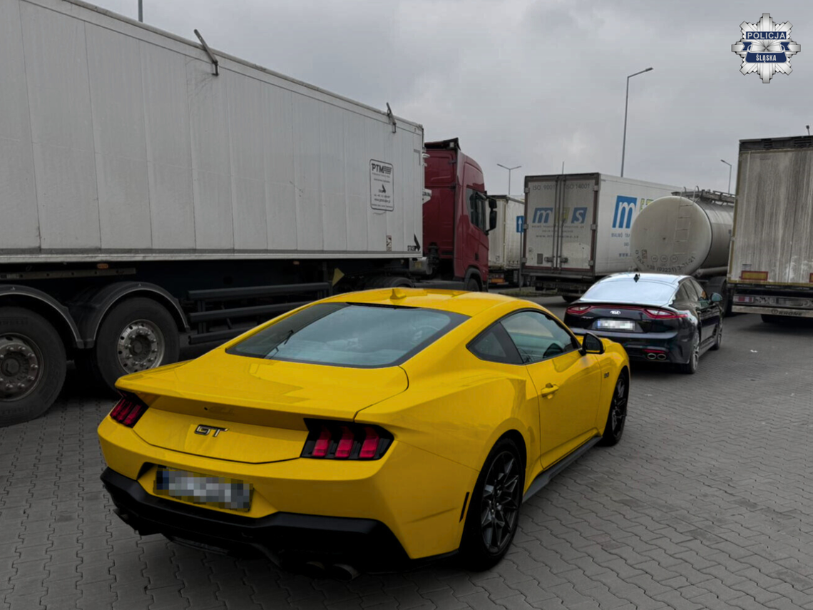 Prawie dwukrotnie przekroczył prędkość na autostradzie. Żółty Mustang zatrzymany