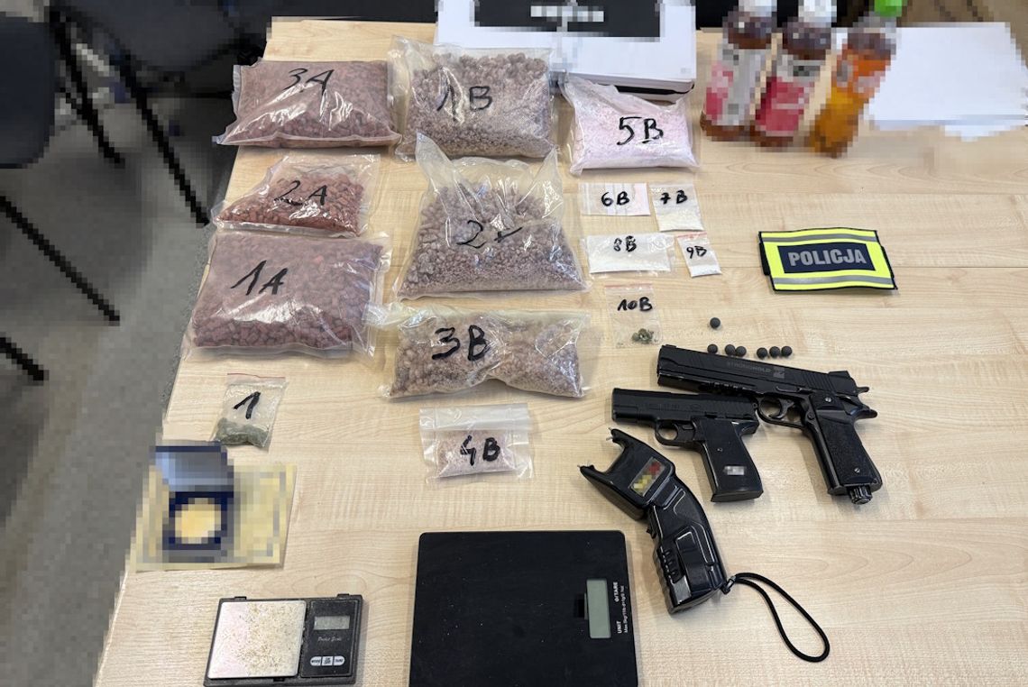 Precyzyjne uderzenie w narkobiznes. Ponad 6 kilogramów przejętych substancji Precyzyjne uderzenie w narkobiznes. Ponad 6 kilogramów przejętych substancji