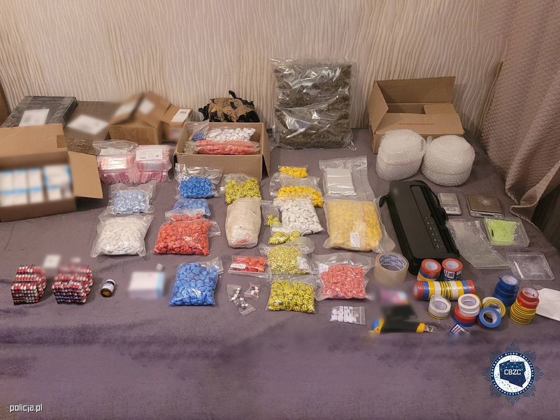 Prowadzili sklep z narkotykami na zaszyfrowanym komunikatorze. Namierzyło ich Centralne Biuro Zwalczania Cyberprzestępczości