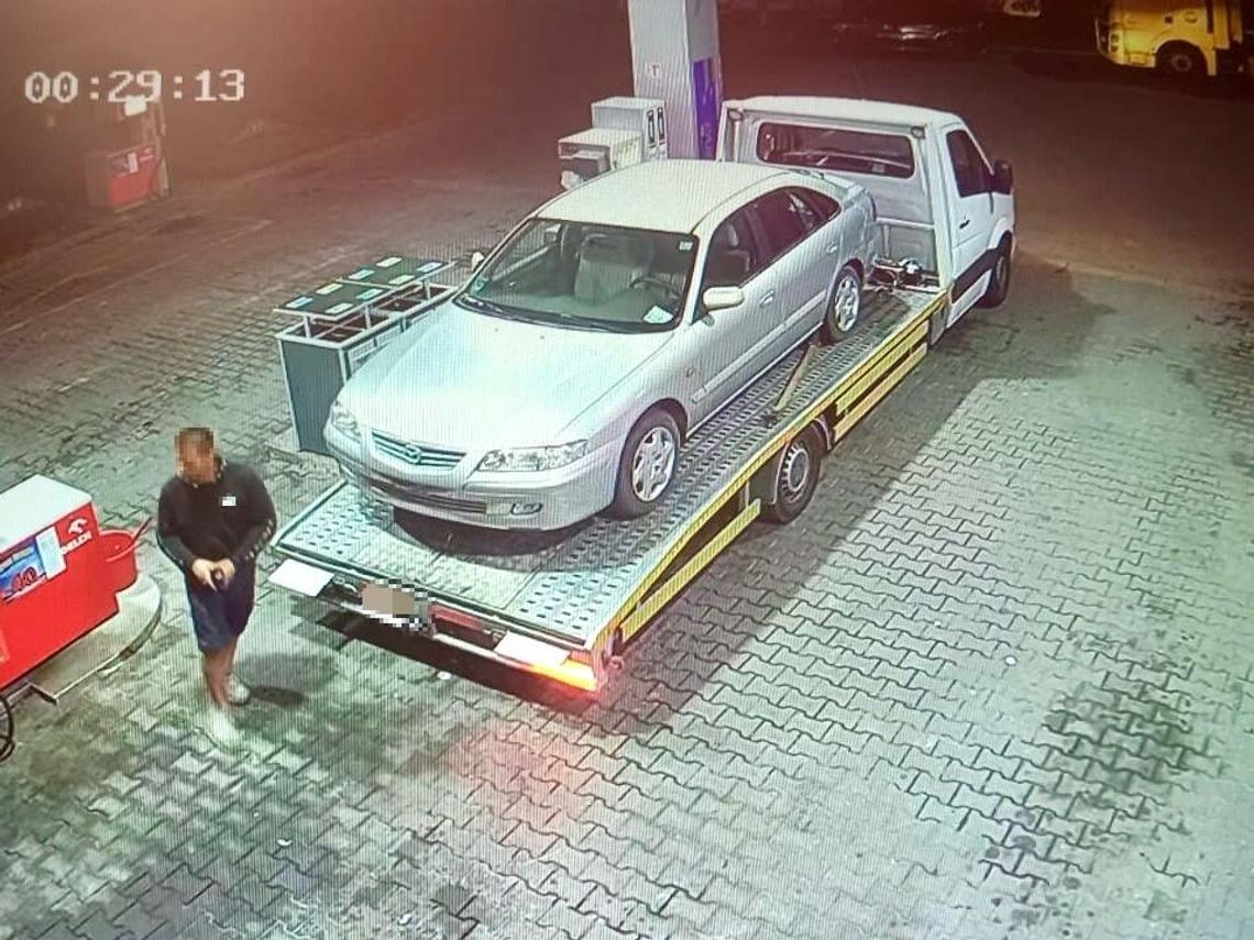 Przeczytał w gazecie o porzuconym aucie i je ukradł. Był pewien, że nikt nie będzie go szukał